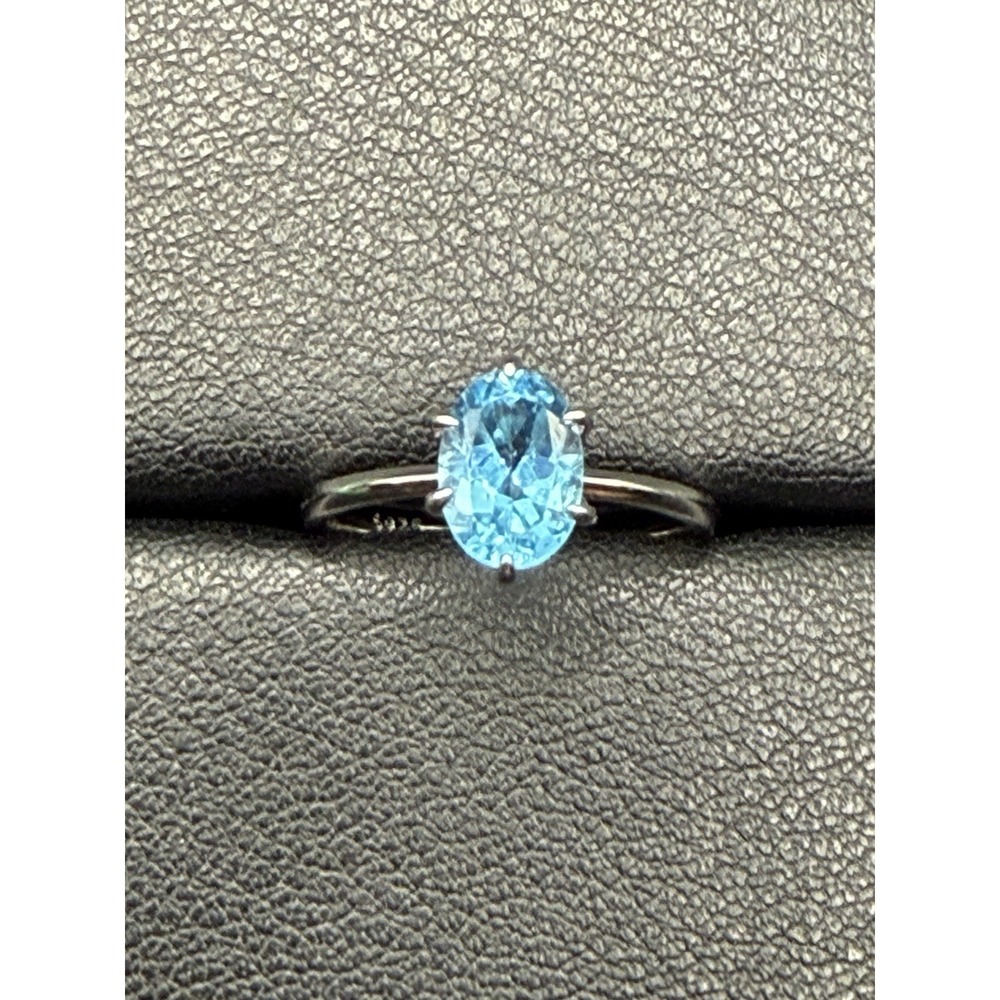 New Condition Sterling Silver Blue Topaz 8x6 mm Solitaire Ring Size 6 J16